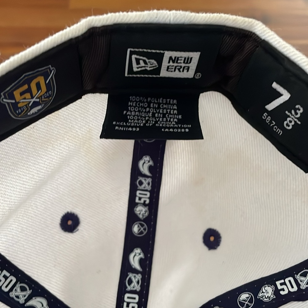 Buffalo Sabres hat - Picture 4 of 5